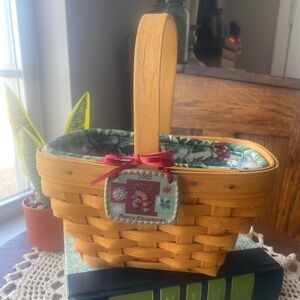 Longaberger 2002 Festive Holiday Christmas Woven Basket with Red Accents